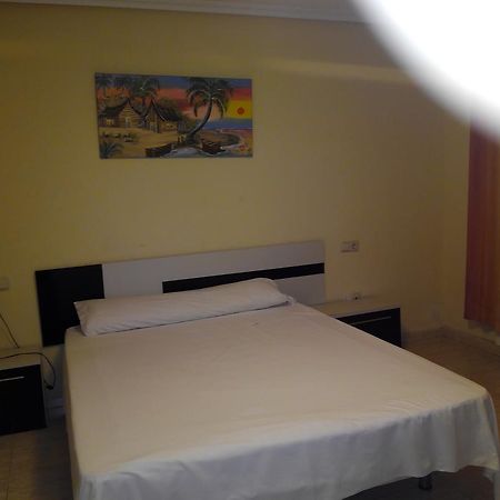 Hostal Imperial Crevillente Bagian luar foto