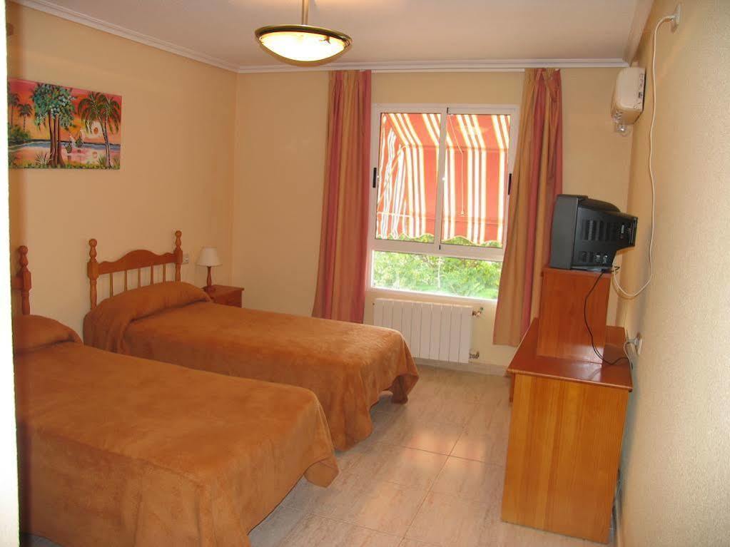 Hostal Imperial Crevillente Bagian luar foto